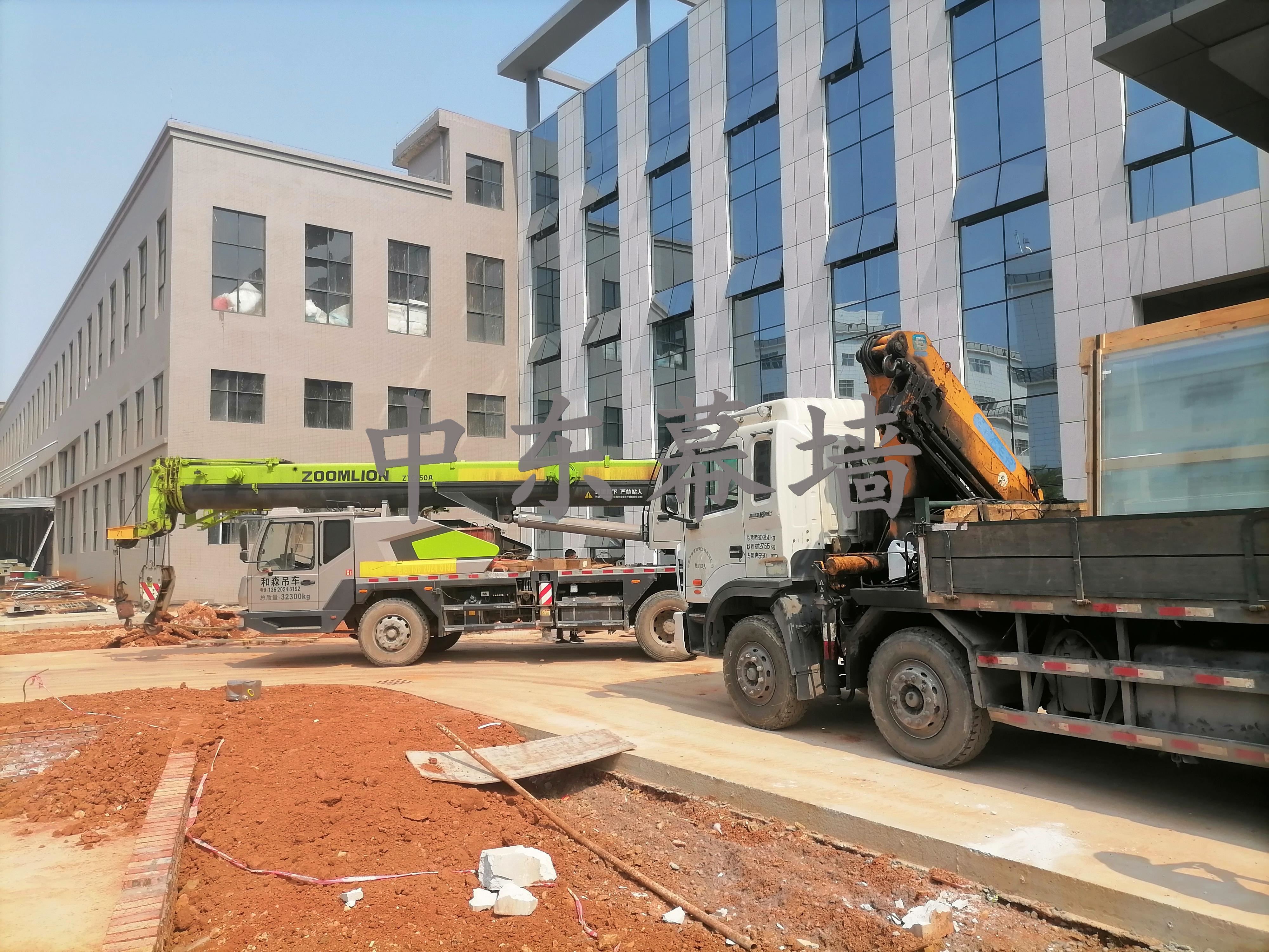 舊樓外墻改造玻璃幕墻裝飾-舊房改造幕墻裝飾-舊樓改造幕墻設計安裝公司