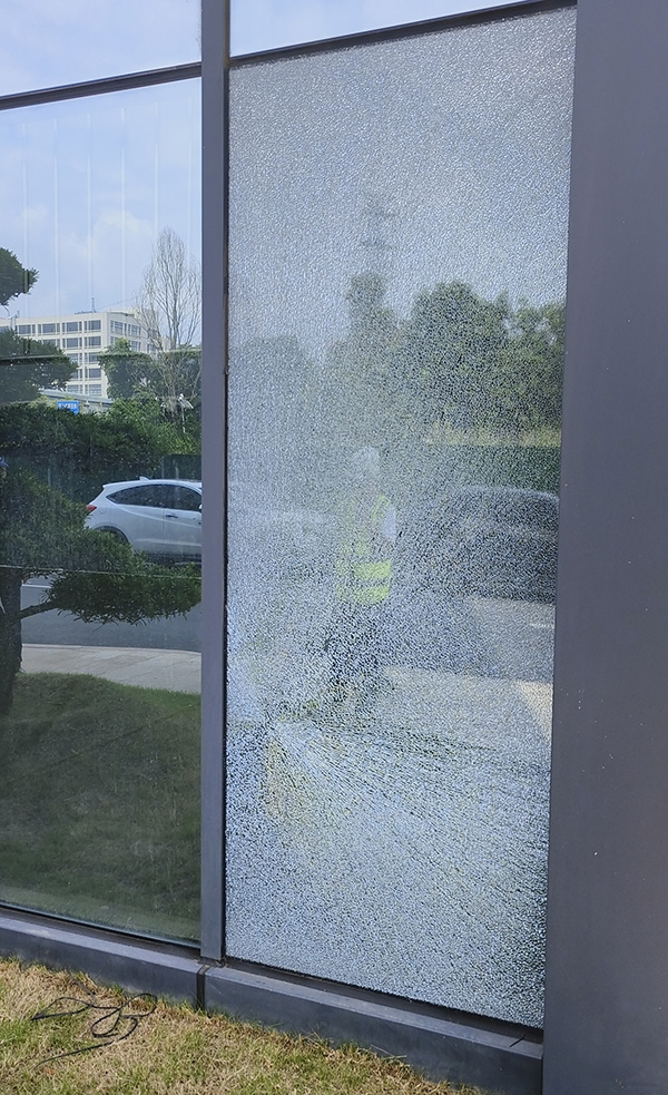 幕墻玻璃更換